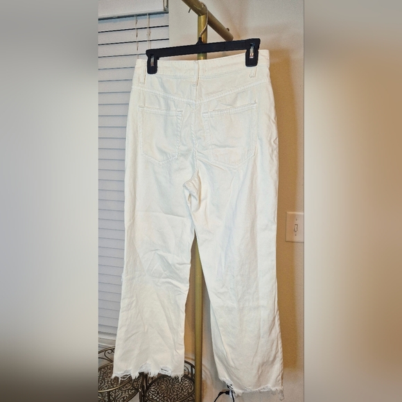 Vervet Cream Distressed Jeans - Picture 2 of 3
